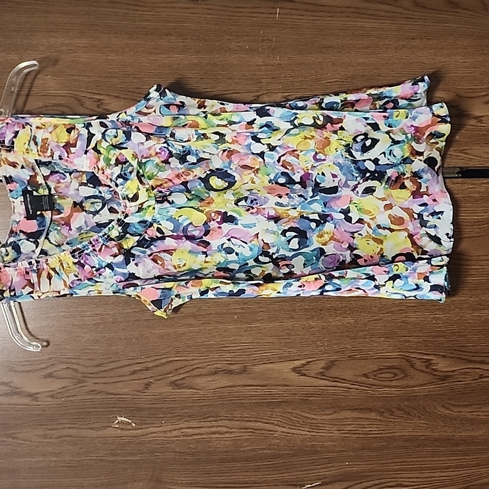 Multicolored print sleeveless satiny blouse